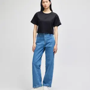 Gilda/Champion™ Women's Cropped T-Shirt