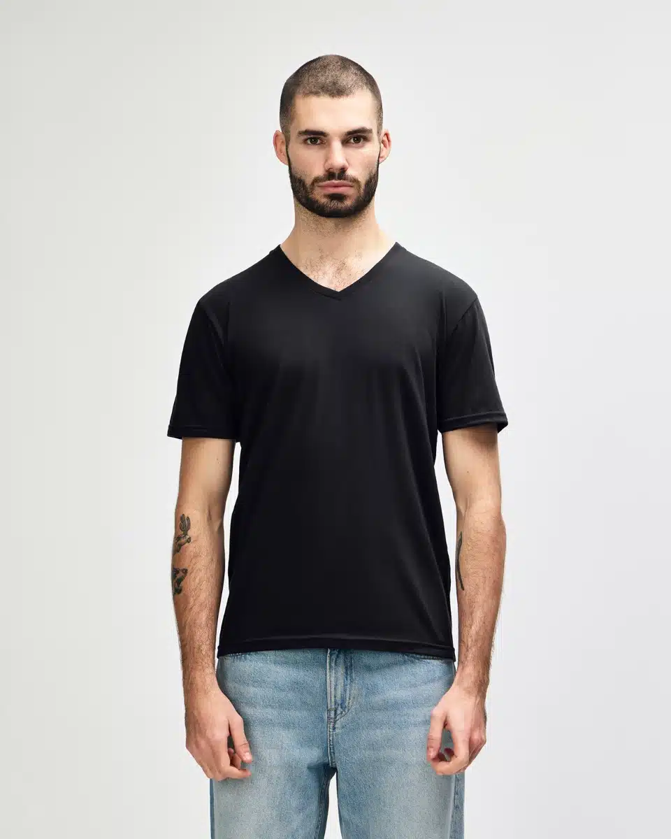 64v00_black_01_.jpg